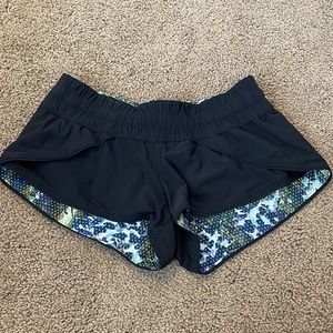Lululemon shorts size 4